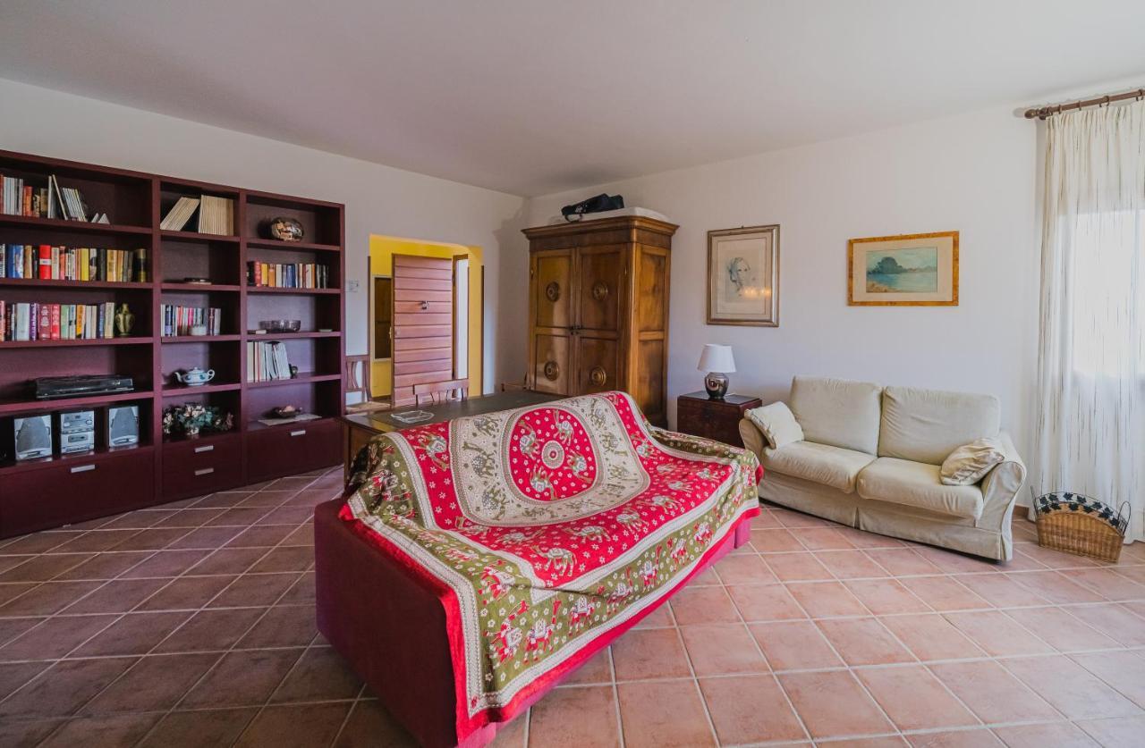 Villa Doddy Nei Pressi Di Barbarossa 阿祖罗港 外观 照片