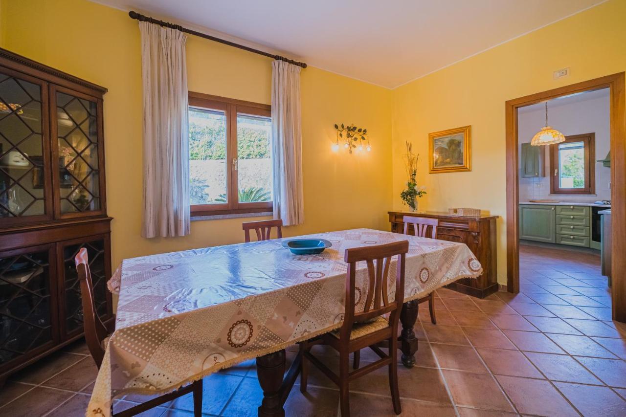 Villa Doddy Nei Pressi Di Barbarossa 阿祖罗港 外观 照片