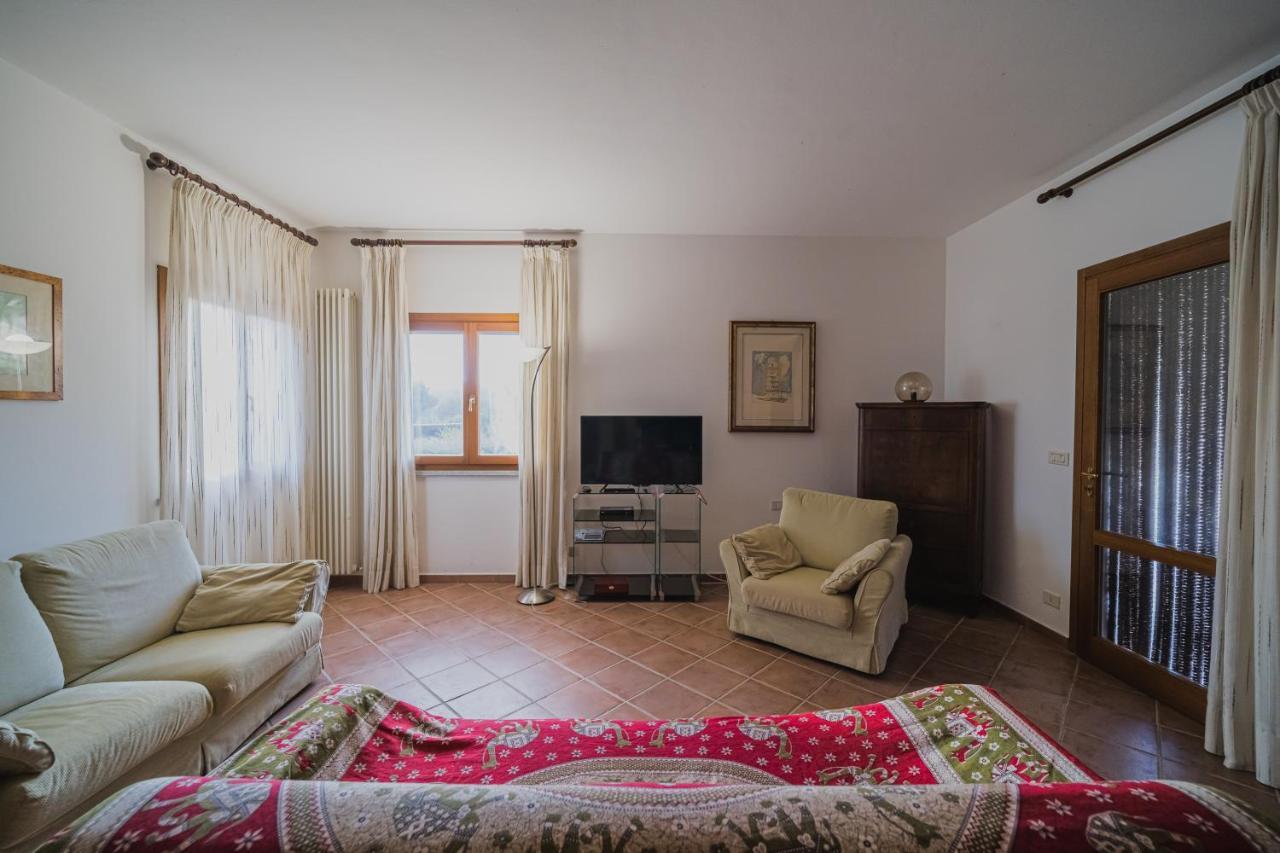 Villa Doddy Nei Pressi Di Barbarossa 阿祖罗港 外观 照片