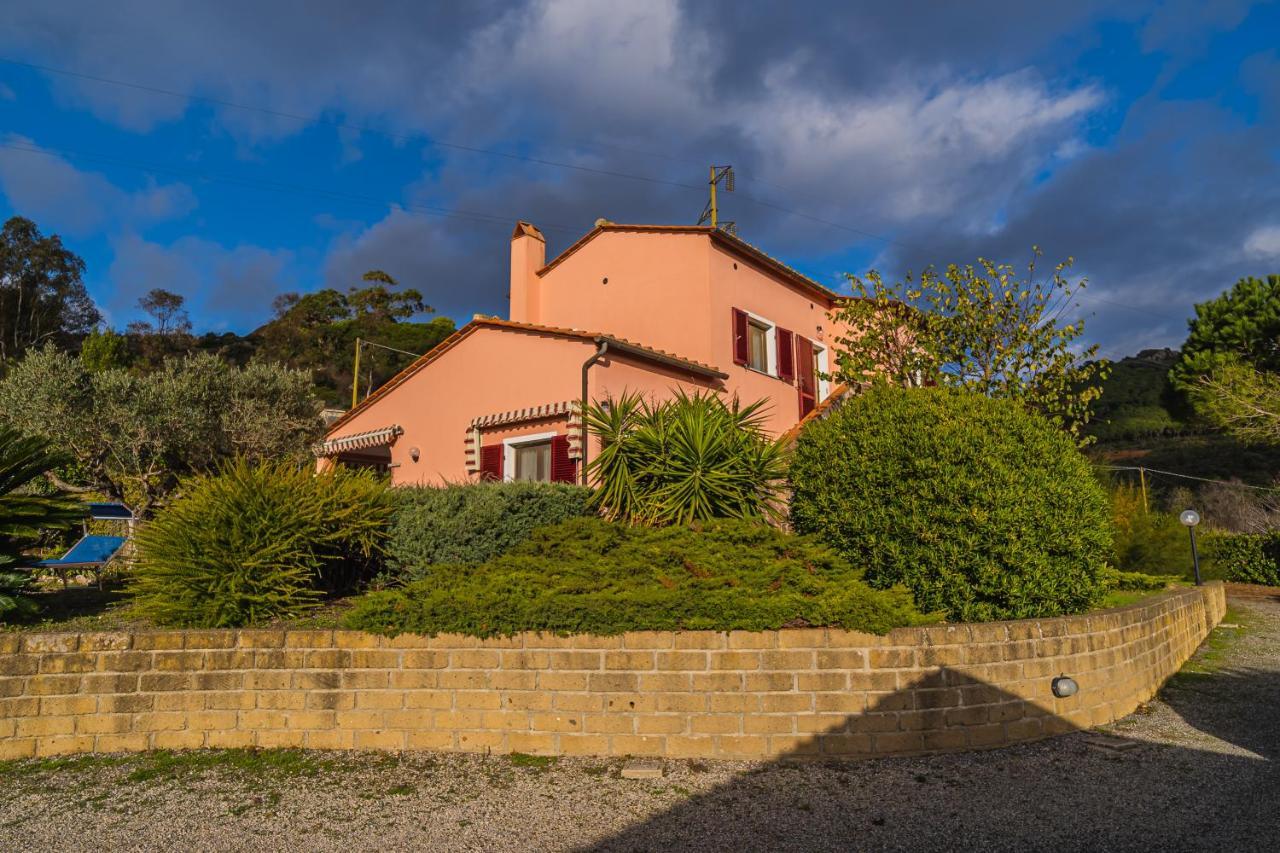 Villa Doddy Nei Pressi Di Barbarossa 阿祖罗港 外观 照片