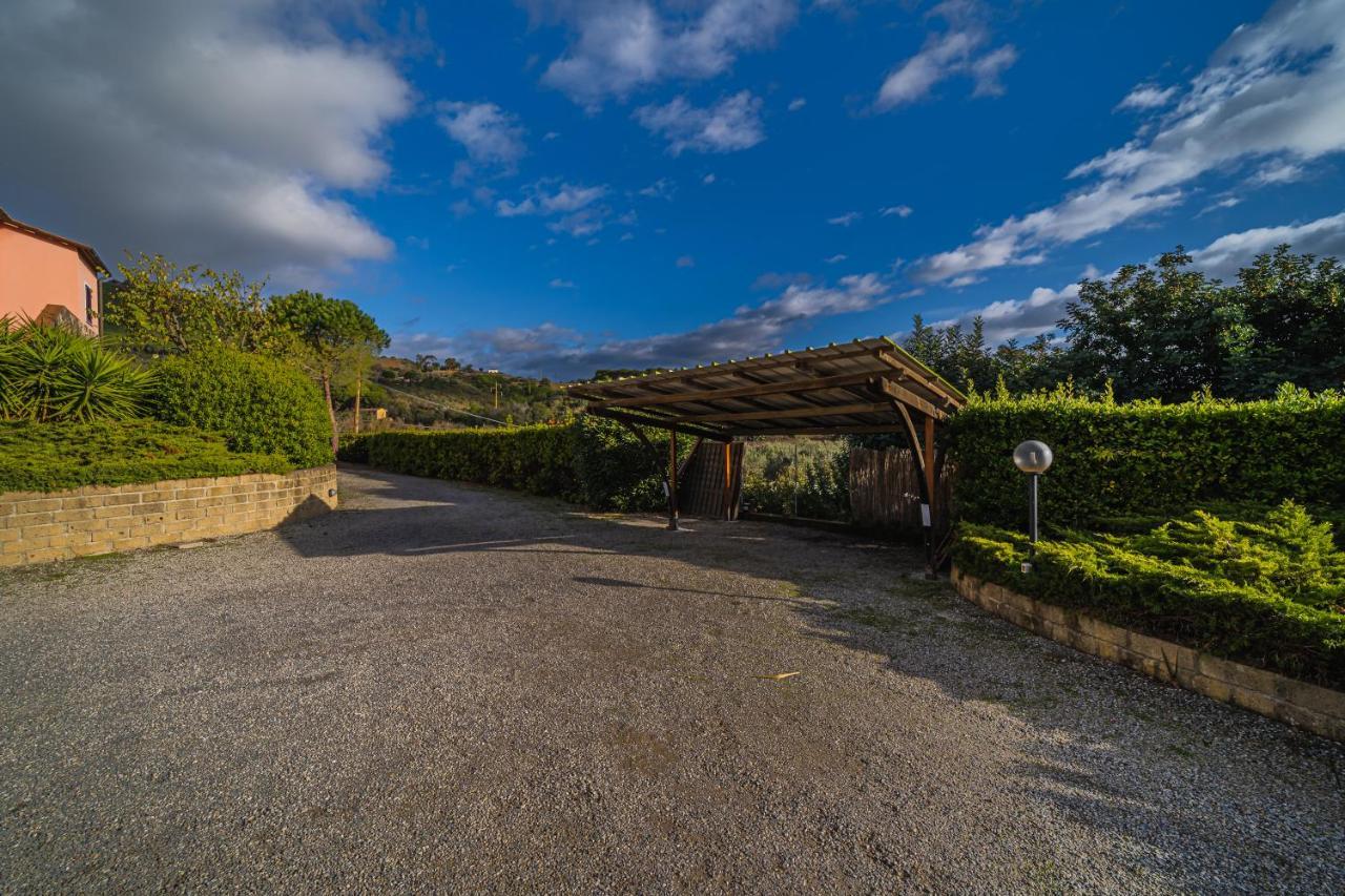 Villa Doddy Nei Pressi Di Barbarossa 阿祖罗港 外观 照片